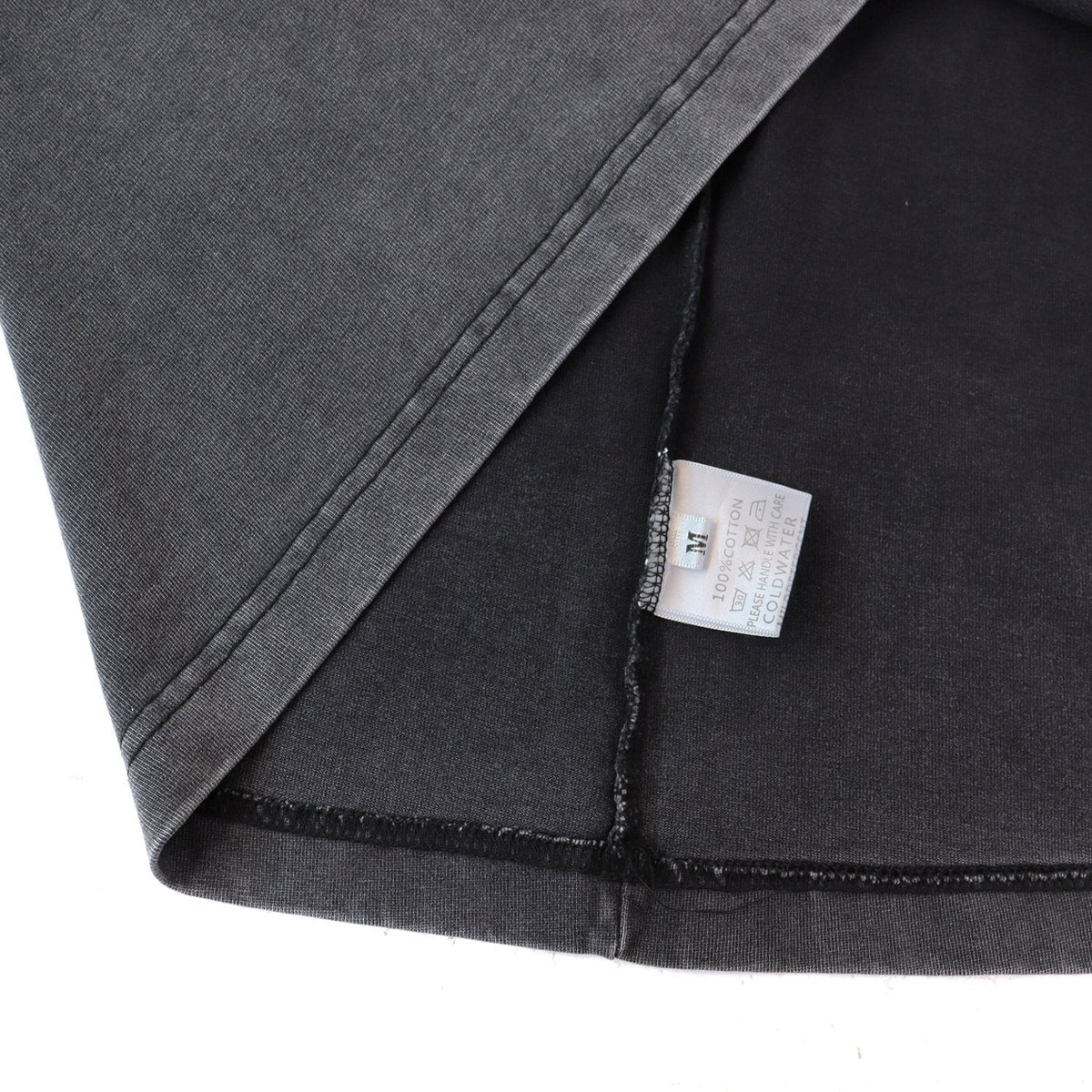 SAINT Vanity Lion Graphic Short-Sleeve Set — neck_label