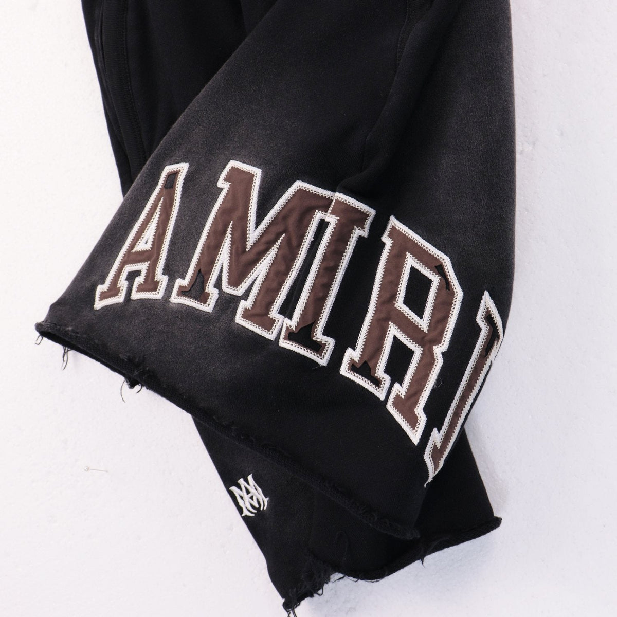 AMIRI Vintage Collegiate Graphic Shorts — detail